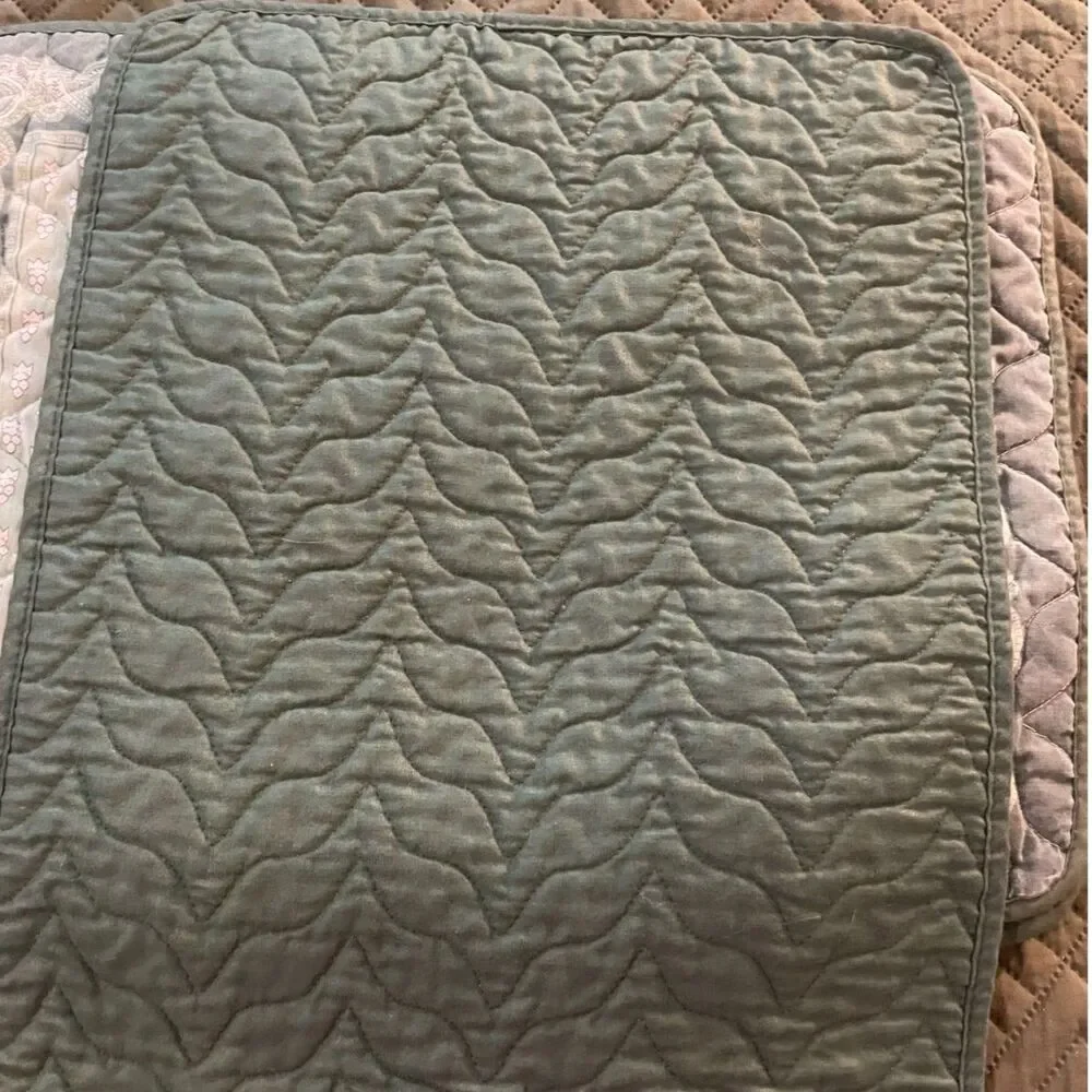 Set of 6 quilted fabric placemats